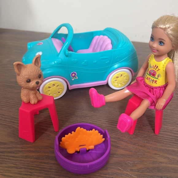 Barbie Club Chelsea Camper Playset with Accessories - Picture 8 of 8